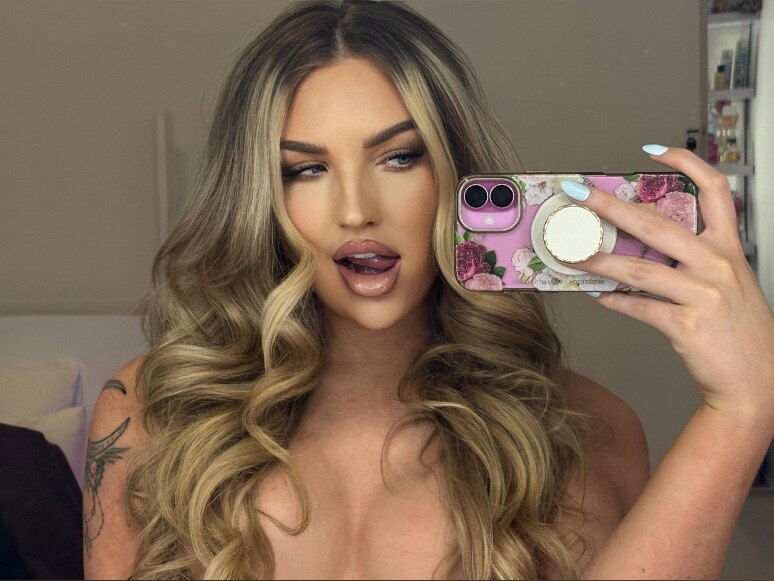 ＢＬＯＮＤＩＥ♡︎ photo