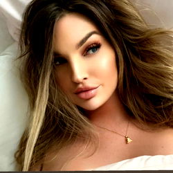 Stylish Blondie Model from Denver on OnlyFans