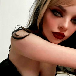 Intimate Portrait of OnlyFans Model 'AutumnVamp'