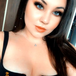 Andr3a, OnlyFans Model from Canada