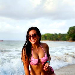 Ash, a lively scene at the beach!