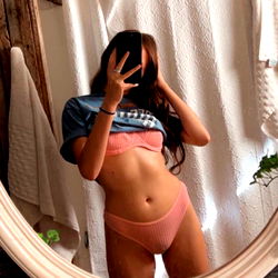 Shuga's OnlyFans Mirror Moment