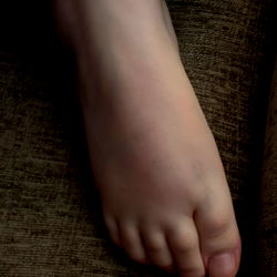 Feet Queen - Elegant Leg Painting