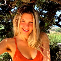 Mischa - natural and cute (; photo