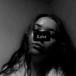 Anna Rose, a model from the United Kingdom