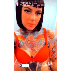 OnlyFans Model ARISHA, Sharing a Sultry Snap from Buenos Aires 🌹