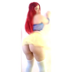 Citlalli MH, a stunning Onlyfans model in a skimpy outfit