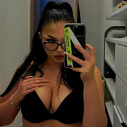 Lisa, a stunning OnlyFans model captivating her fans