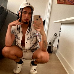 Fashionable Milwaukee Model Royal Montana