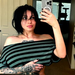 Inland Lauren Johnson Modeling in OnlyFans