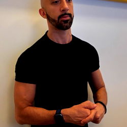 Alex, a fitness influencer