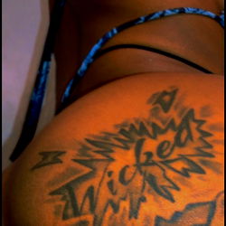 Model Profile | Lucy B. - Wicked