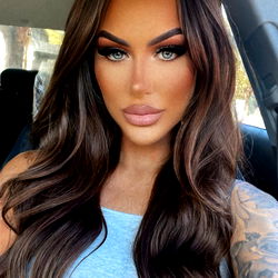 𝓥𝓮𝓮 𝓥𝓮𝓷𝓽𝓾𝓻𝓮🤍 photo