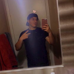 Ruben: A Model Showcasing Style and Confidence