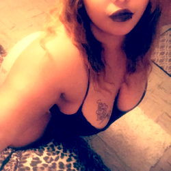 Stunning OnlyFans Model Luscious in Her Queens Look