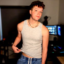 Fans of Alex Rogers, 20-year-old model, share their favorite Oregon locations