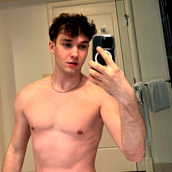Onlyfans Artiomboy Shirtless Bathroom Photo