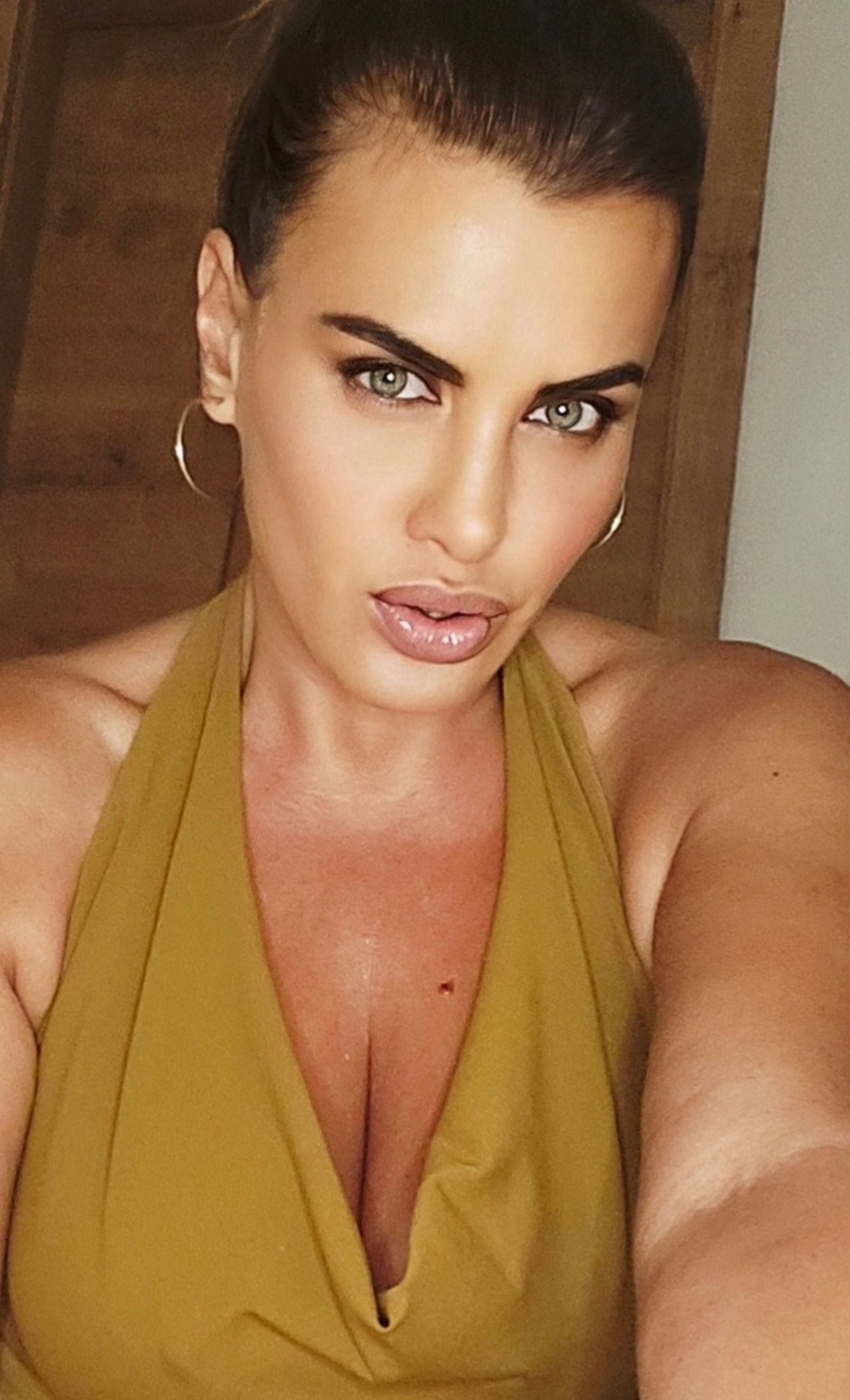 Veronica Vanoza photo