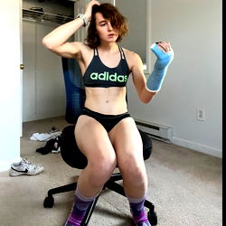 OnlyFans Model Bridge in Sweatshirt and Leggings