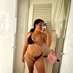 Onlyfans Model Kimmie in a Bikini