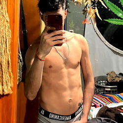 OnlyFans Model BOMBOMTWINK
