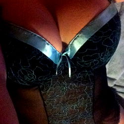 Sadie, a New England OnlyFans model in seductive lingerie