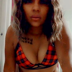 Sizzling Thickums in a Plaid Bikini