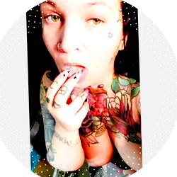 OnlyFans Model in Tattoo Parlor