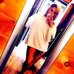 Seattle Fans of Airwrecka, the Instagram Model