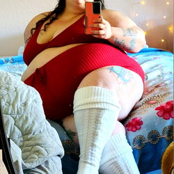 Age and Gender of OnlyFans Model Maya