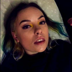 OnlyFans Model Imogen Andersson's Colorful Style