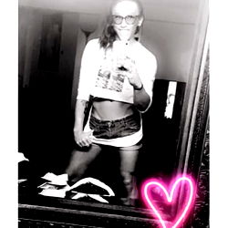 WASHINGTON Model As2323 in Mirror Selfie