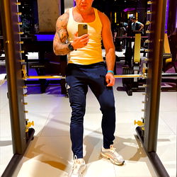 Alexey, Fitness Model from Moscow - Gym Mirror Shot
