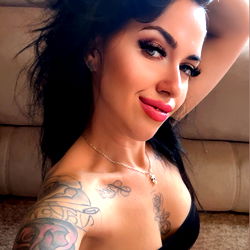 Amor Caliente, OnlyFans Model