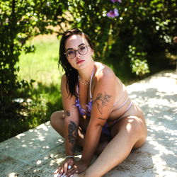 OnlyFans Model Bunny_Vann in an Outdoor Setting