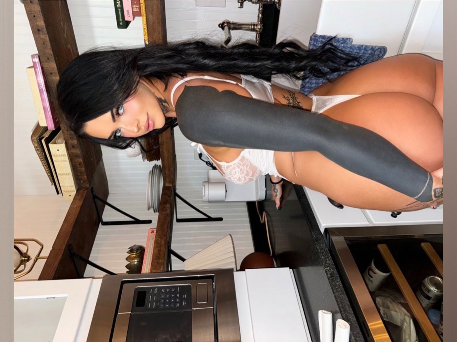 Violet 💞 online now! photo