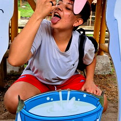 Creative Sign Painting with Paintbrush