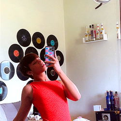 Ashton Ferrell photo