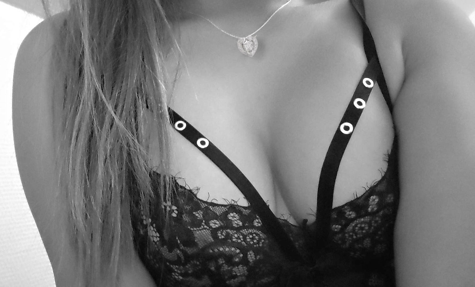 Alyssia P 💜😈 photo