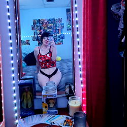 Kore Babieeee's Mirror Selfie