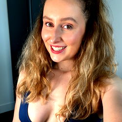 𝗣𝗼𝗽𝗽𝘆 𝗧𝗵𝗶𝗰𝗸-𝗧𝗵𝗶𝗴𝗵𝘀 photo