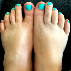 AthenaRose: Trendy Teal Toes