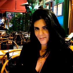 Stylish Dining Experience at Paris Restaurant