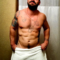 Apexx, OnlyFans Model, Shirtless