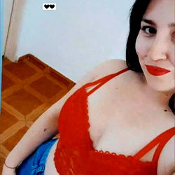 Britt💋 Posing for a Model Photo