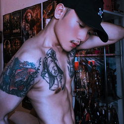 Alanograff's Fitness Motivation: A Peek into the Life of a Japanese Model