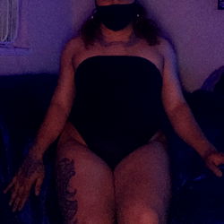 Seattle-based OnlyFans Model Reveals Personal Brand 💋