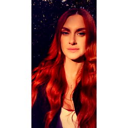 DomAliie, a Red-Haired Model from Ireland