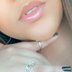 Adrianna's OnlyFans Look 🌸