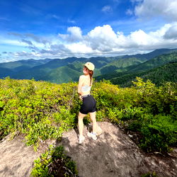 suk-a-saurus ๐
full length on feed photo